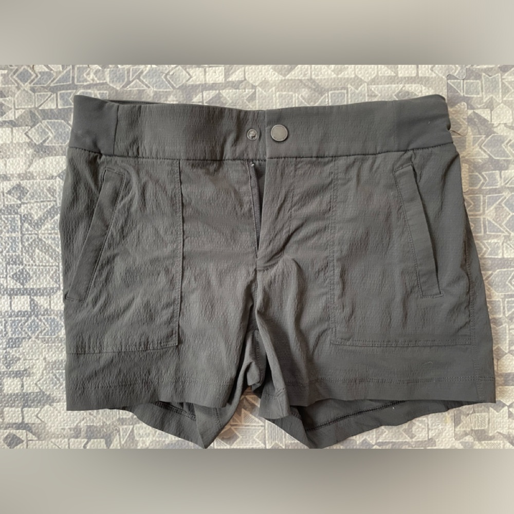 Athleta Trekkie North Shorts Womens Size 4 Gray Ripstop Zipper Pocket Hiking